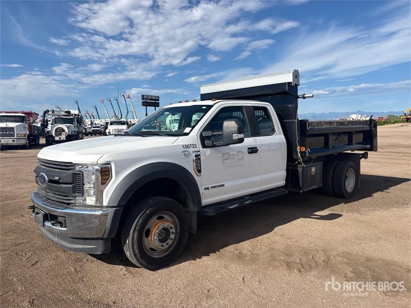 Camion benne Ford F-550 — occasion 2018