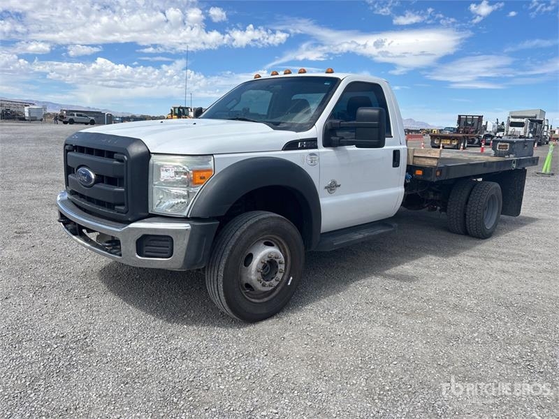 Camion plateau Ford F-550 — occasion 2016