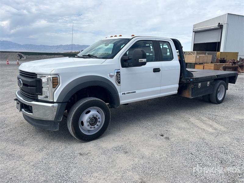 Camion plateau Ford F-550 — occasion 2019