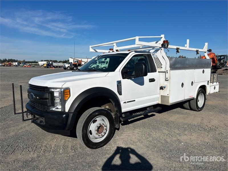 Utilitaire benne Ford F-550 XL 4x2 Utility — occasion 2017