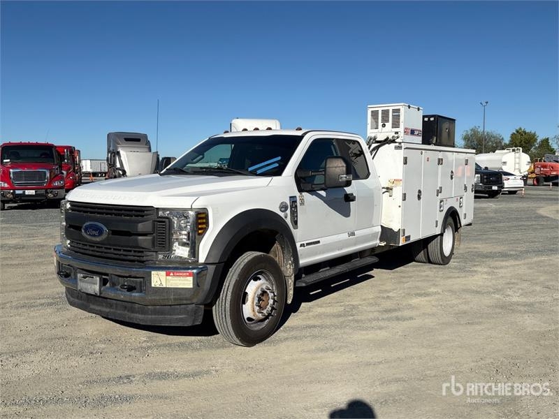 Utilitaire benne Ford F-550 XL 4x4 Extended Cab Utility — occasion 2019, 74 478 h