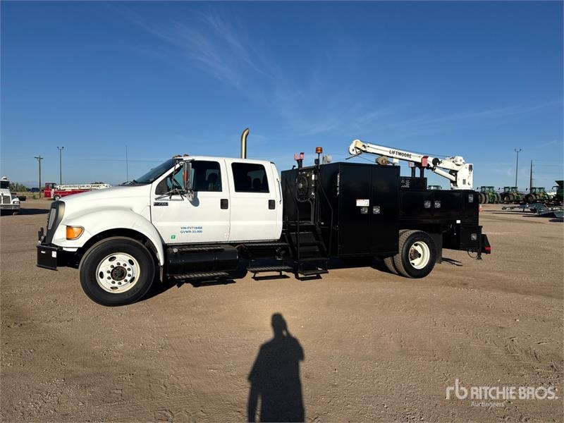 Camion municipal Ford F-750 — occasion 2015