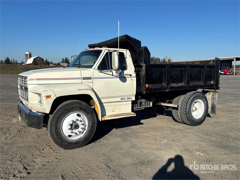 Camion benne Ford F-800 — occasion 1985