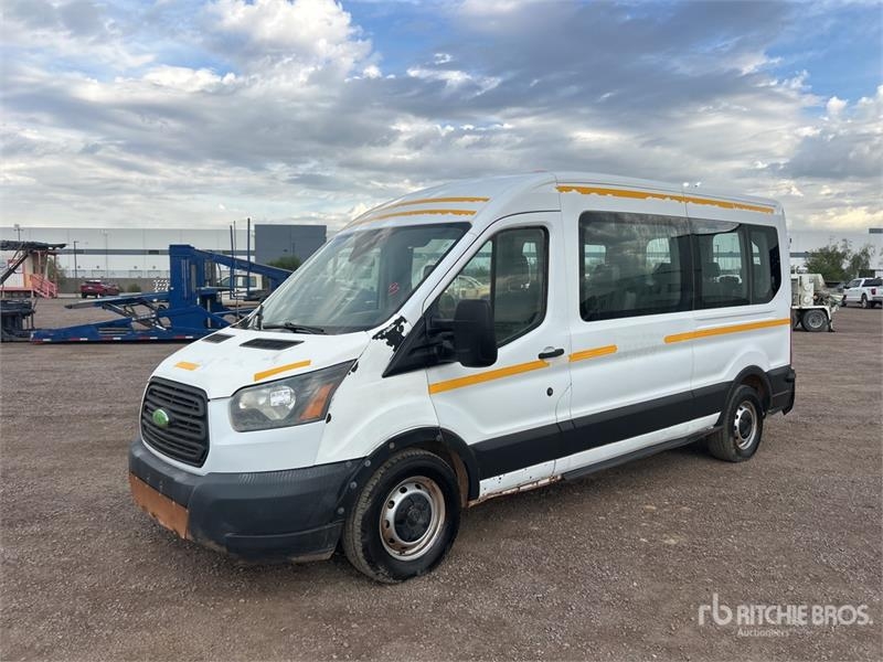 Fourgon utilitaire Ford Transit 350 Passenger Van — occasion 2017