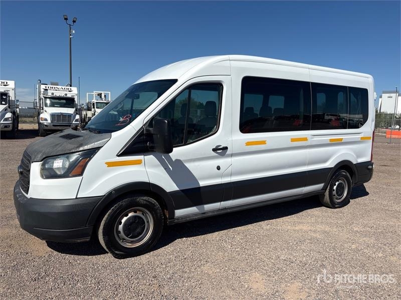 Fourgon utilitaire Ford Transit 350 Passenger Van — occasion 2018