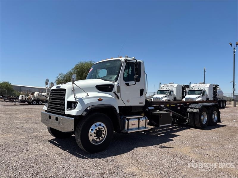 Camion multibenne Freightliner 114SD — occasion 2019