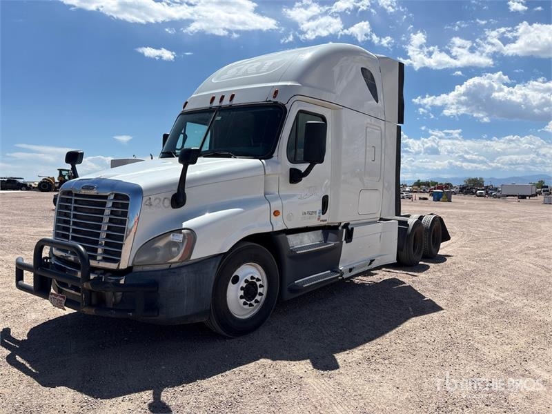 Tracteur routier Freightliner Cascadia 125 — occasion 2015, 30 459 h