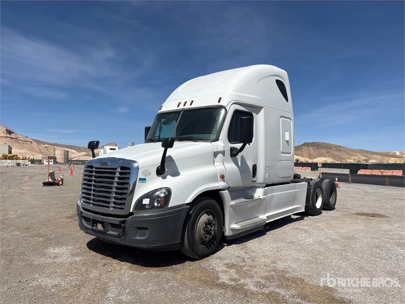 Tracteur routier Freightliner Cascadia 125 6x4 T/A Sleeper — occasion 2016