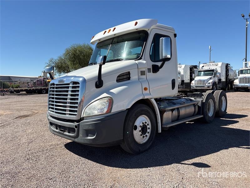 Tracteur routier Freightliner Cascadia 113 — occasion 2014