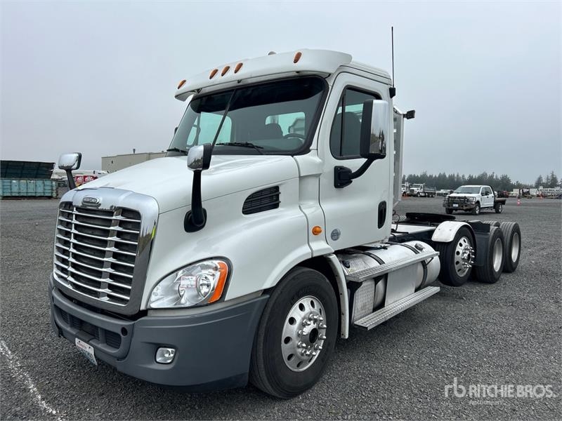 Tracteur routier Freightliner Cascadia 113 — occasion 2014
