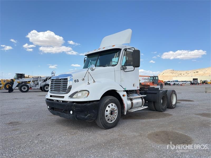 Tracteur routier Freightliner Columbia 6x4 T/A Day Cab — occasion 2005