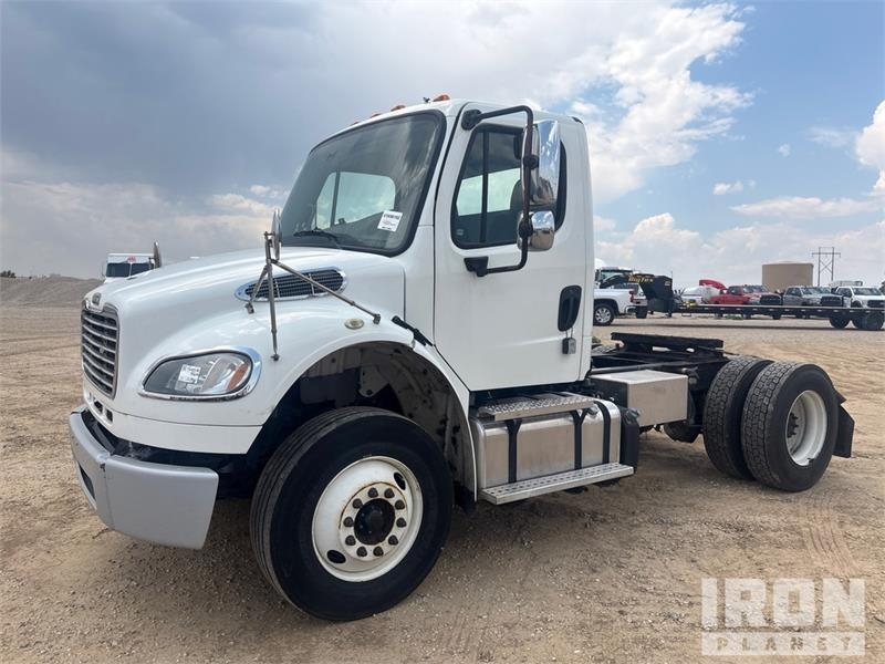 Freightliner M2 106