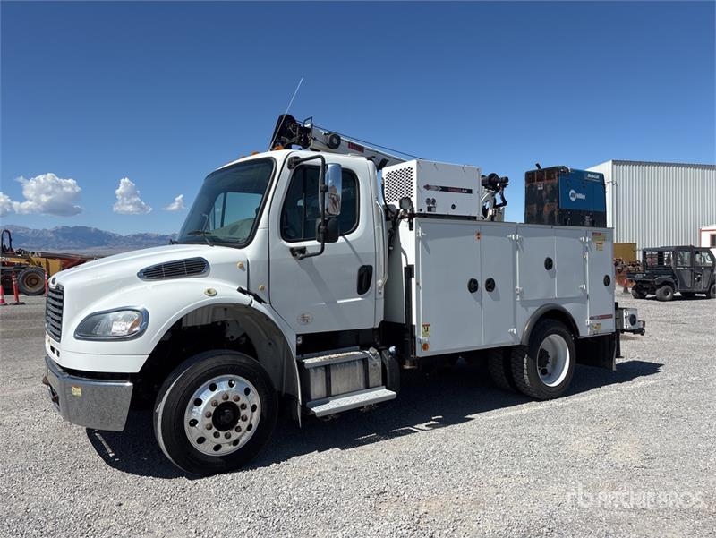 Camion municipal Freightliner M2 106 — occasion 2019