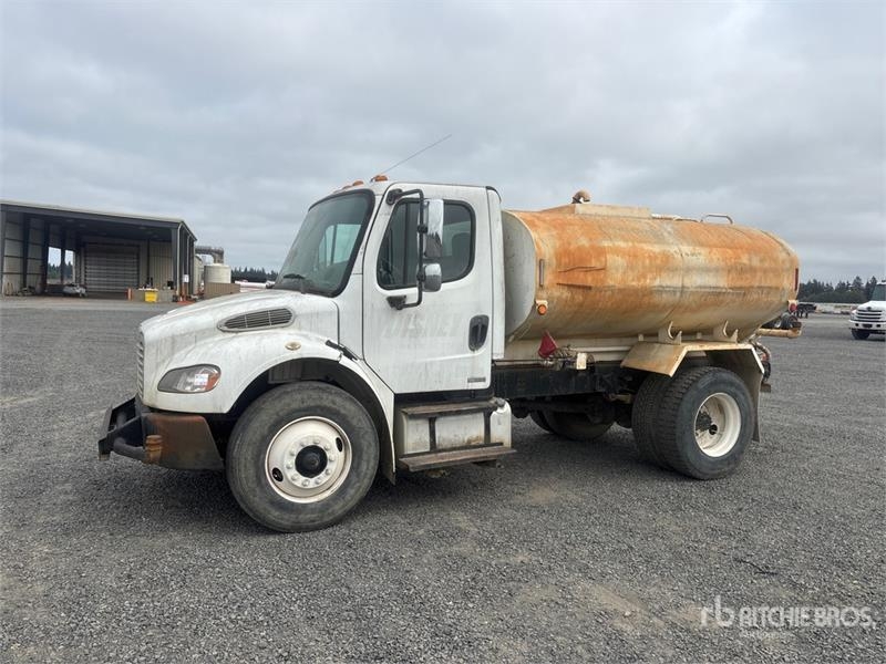 Freightliner M2 106