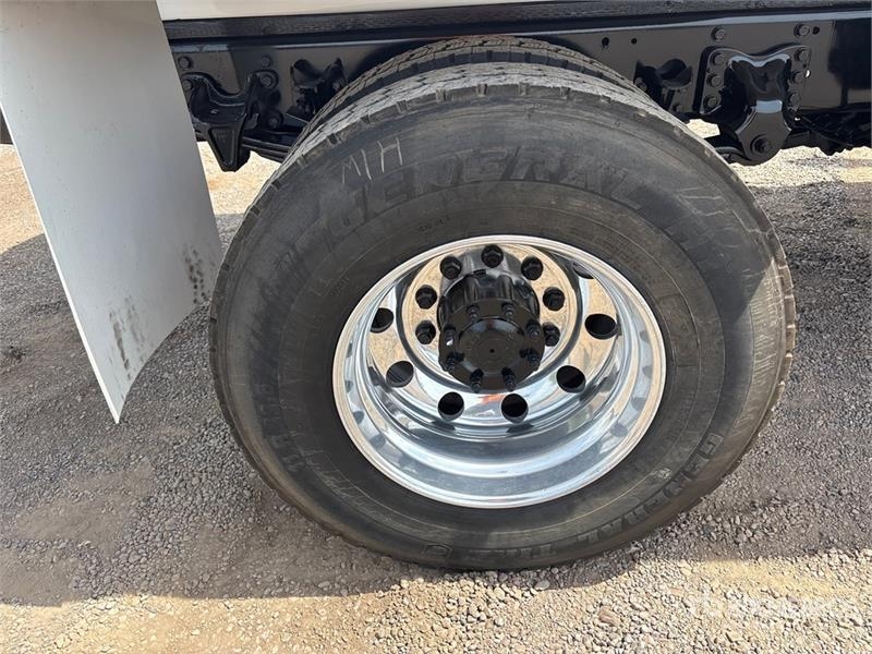 Freightliner M2 106