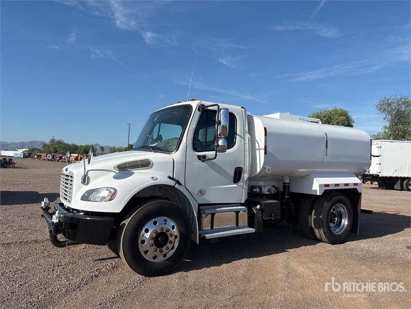 Freightliner M2 106