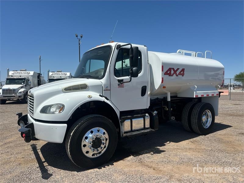 Camion citerne Freightliner M2 106 — occasion 2014