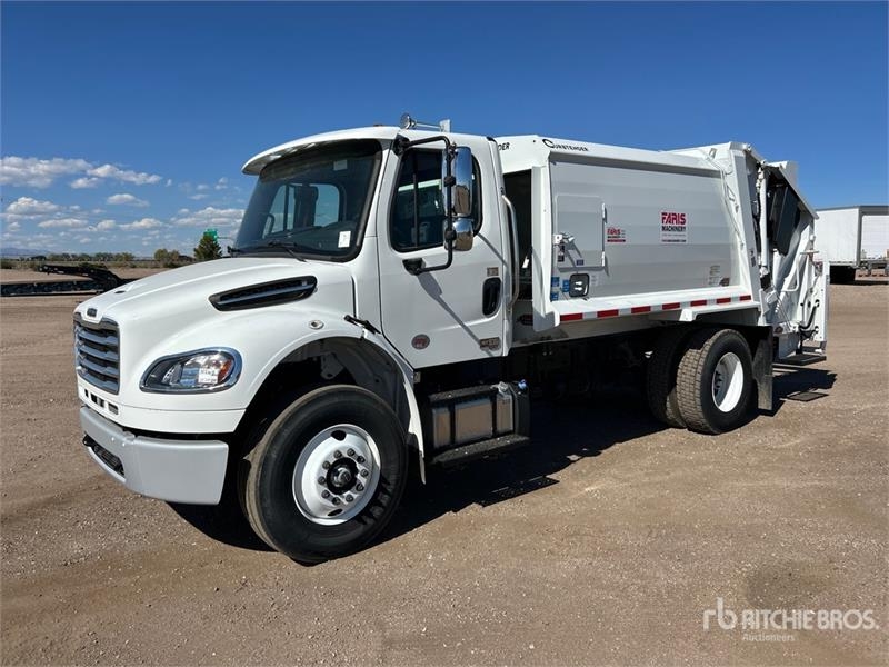 Camion poubelle Freightliner M2 106 — occasion 2025