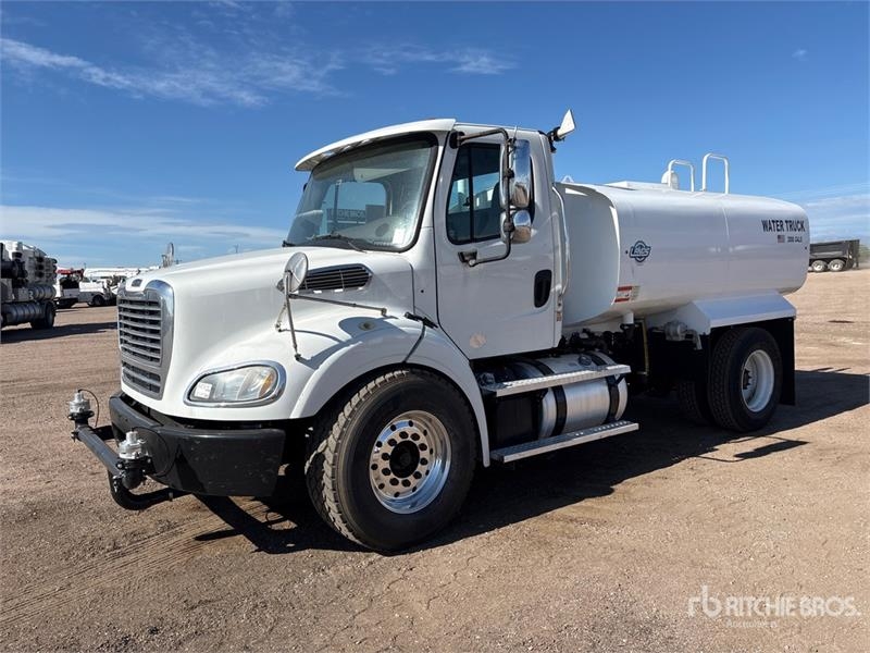 Freightliner M2 112