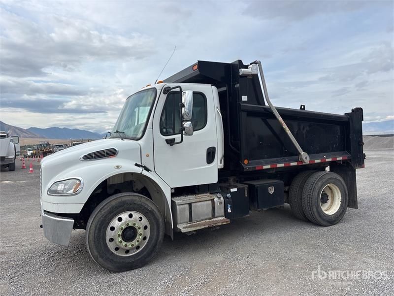 Freightliner M2106