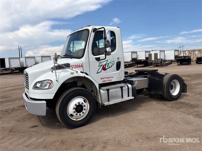 Tracteur routier Freightliner M2106 4x2 S/A Day Cab — occasion 2014
