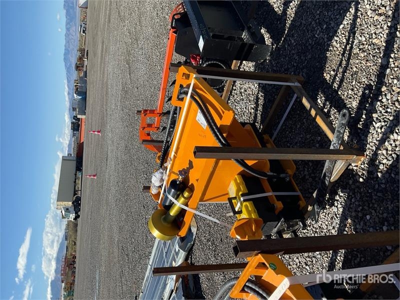 Équipement de clôture GIYI GY-AD680 Skid Steer Post Driver (Unused) — occasion 2026