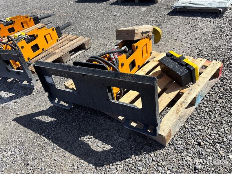 Équipement de clôture GIYI GY-D680 Skid Steer Post Driver (Unused) — occasion 2026