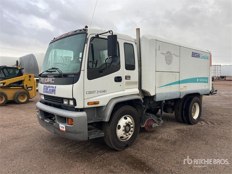 Balayeuse GMC GeoVac on GMC C7500 Sweeper — occasion 1998