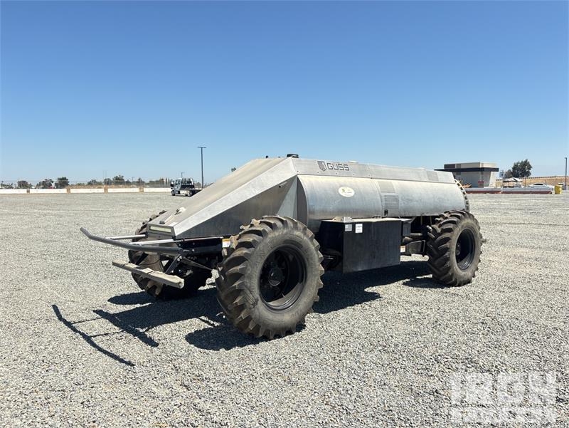 GUSS 600 gal 22 ft x 8 ft 4x4 Hydraulic Autonomous