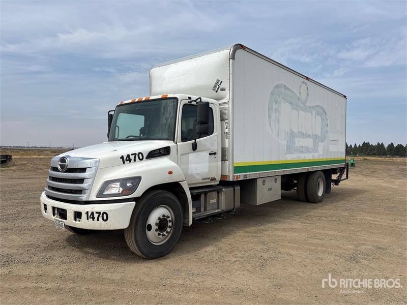 Camion fourgon Hino 268 — occasion 2015