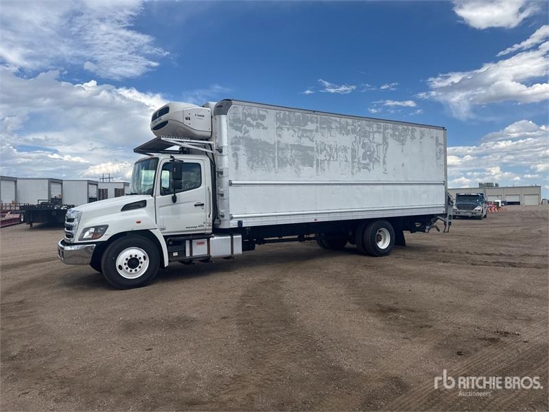 Camion frigorifique Hino 268 — occasion 2020
