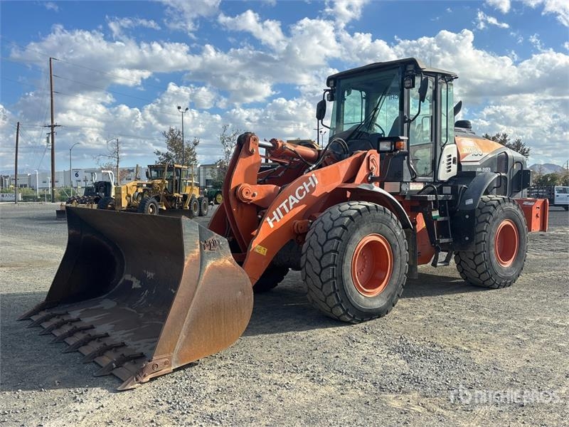 Chargeuse sur pneus Hitachi ZW180-6 Wheel — occasion 2021, 4 414 h