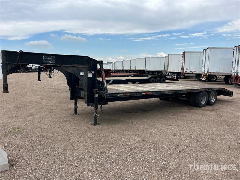 Homemade 28 ft T/A Gooseneck Equipment Trailer
