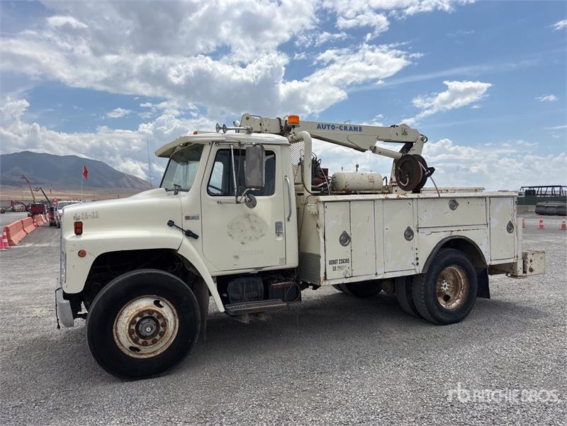 Camion municipal International 1954 — occasion 1985