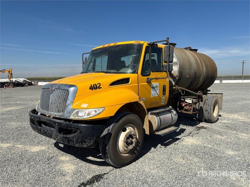 Camion citerne International 4300 — occasion 2019