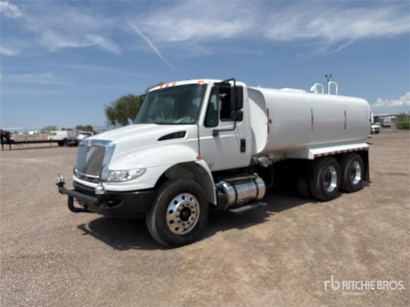 International 4400