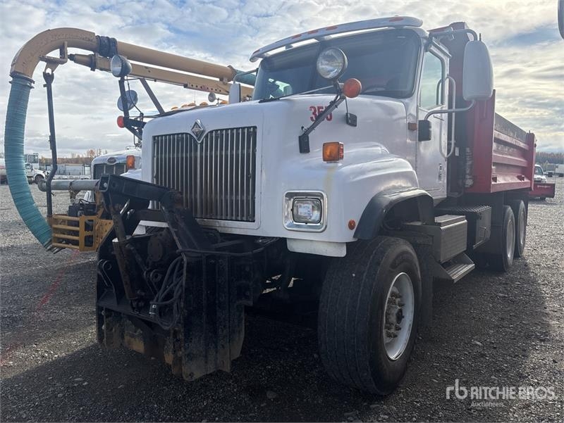 Camion benne International 5500i 6x4 T/A Dump — occasion 2006