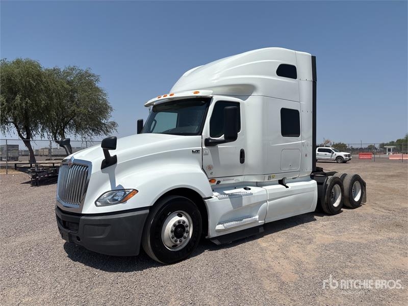 International LT625