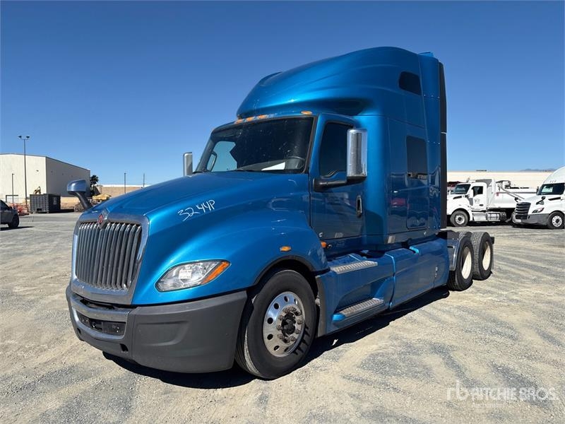 Tracteur routier International LT625 — occasion 2021