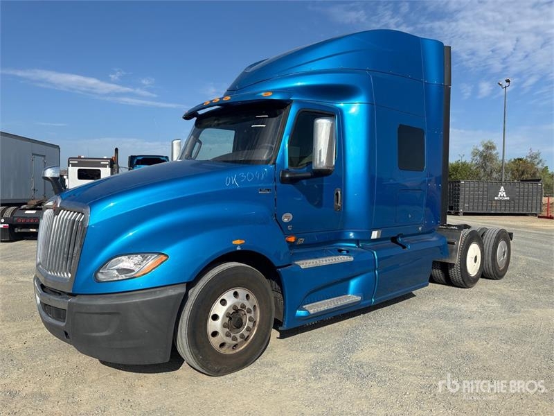 International LT625