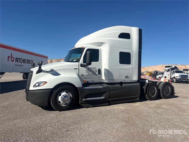 Tracteur routier International LT625 — occasion 2021
