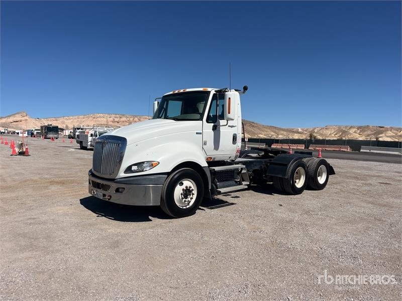 Tracteur routier International Prostar LF627 — occasion 2014