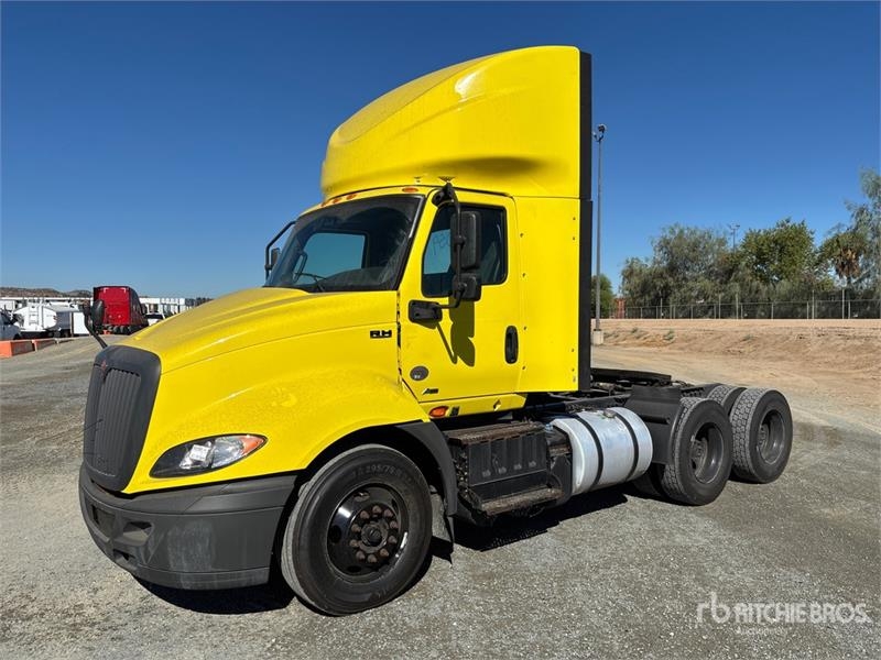 Tracteur routier International RH613 — occasion 2023
