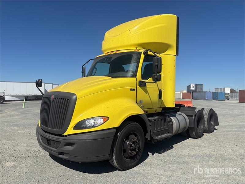 Tracteur routier International RH613 — occasion 2023