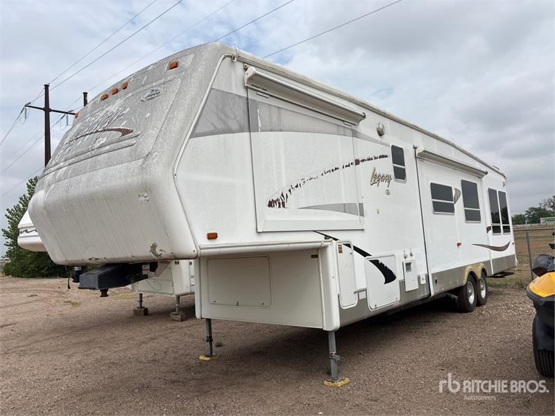 Jay 38 ft T/A Travel Trailer