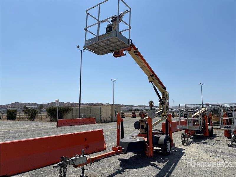 JLG Towable Lift