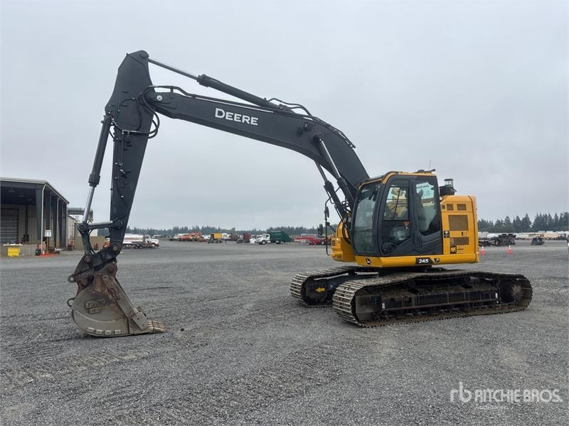 John Deere 245 P-Tier