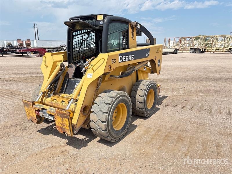John Deere 325