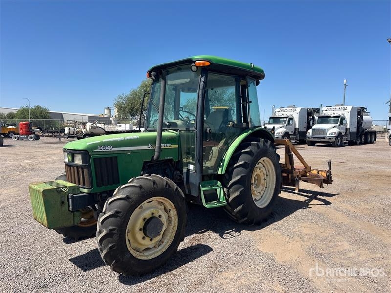 Tracteur agricole John Deere 5520 — occasion 2002, 1 316 h