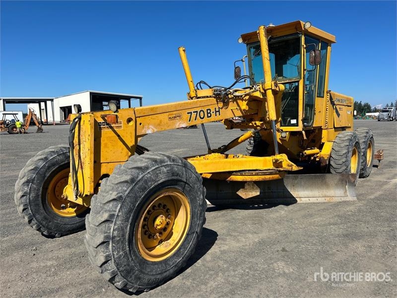 John Deere 770B